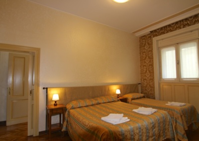 Bedroom with double bed